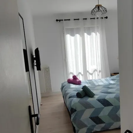 Confortable 2 Pieces Entre Menton Et Monaco Avec Parking Prive *