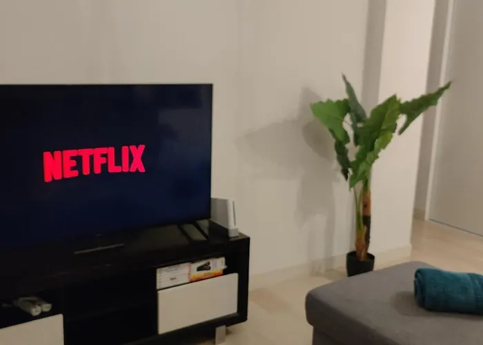 Confortable 2 Pieces Entre Menton Et Monaco Avec Parking Prive